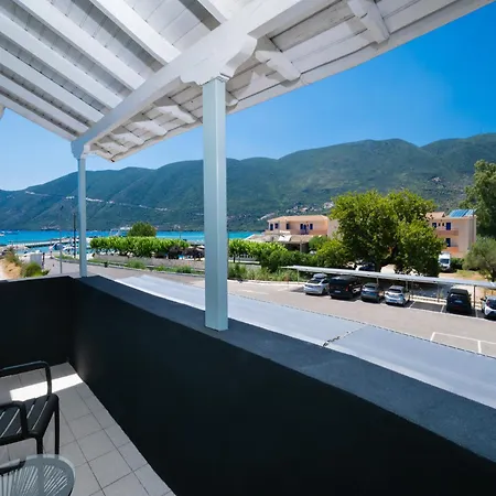 Salty Dog Vasiliki (Lefkada)